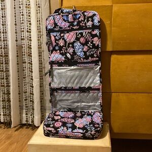 Vera Bradley hanging organizer Alpine Floral. New with tags